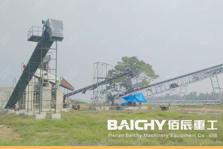 500TPH Limestone Crushing Plant - vibrating screen.jpg