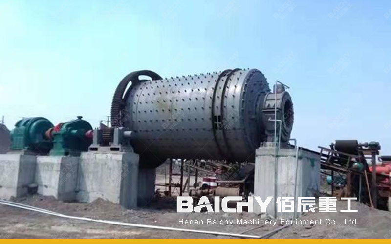 What is a ball mill used for in gold mining？