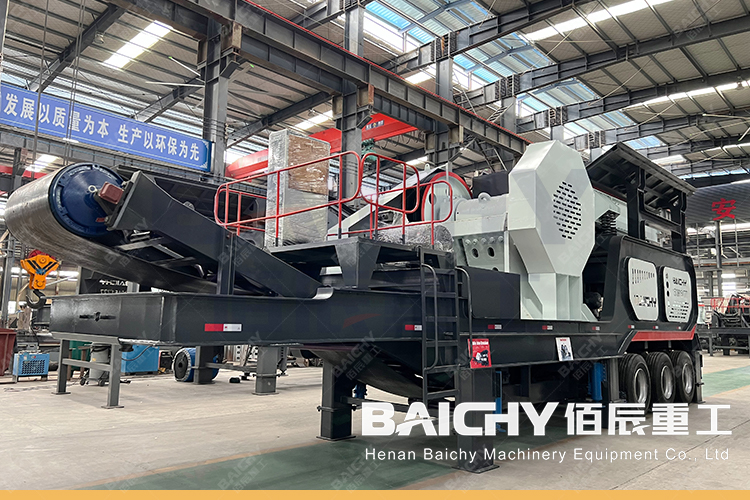 How does a mobile jaw crusher work?