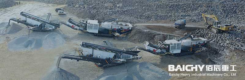 Limestone Crushing Site with Track-Mounted Plant