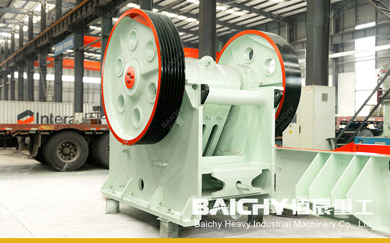 Why Choose Pe Jaw Crusher For The Silica Sand Processing Production Line?